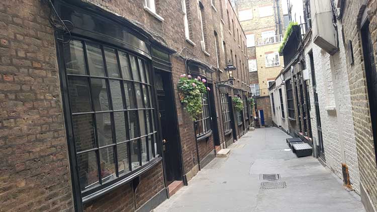 Diagon alley on sale and diagonally