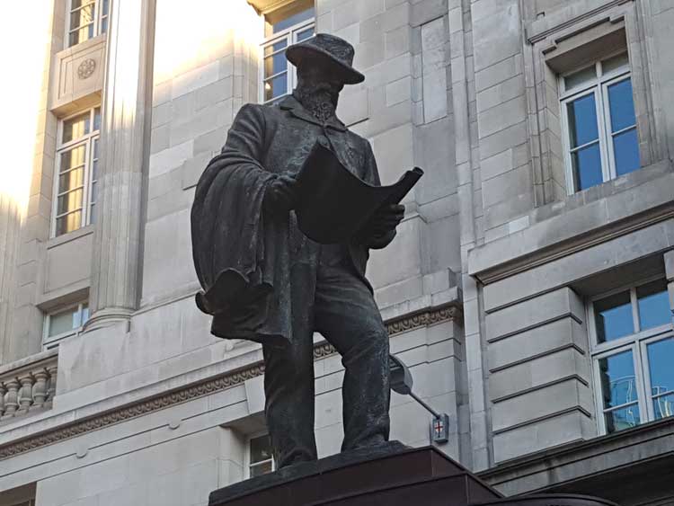 The statue of James Henry Greathead.